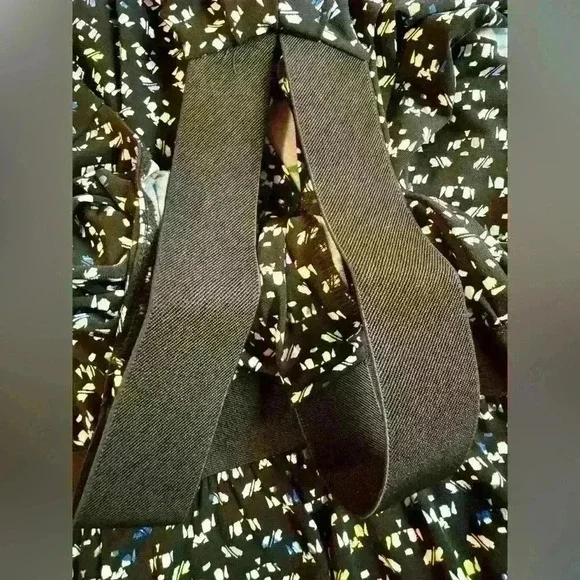 BCBGeneration Dress Size S-Short Racerback with Jersey Moc Wrap Vneck, preowned - Picture 11 of 11